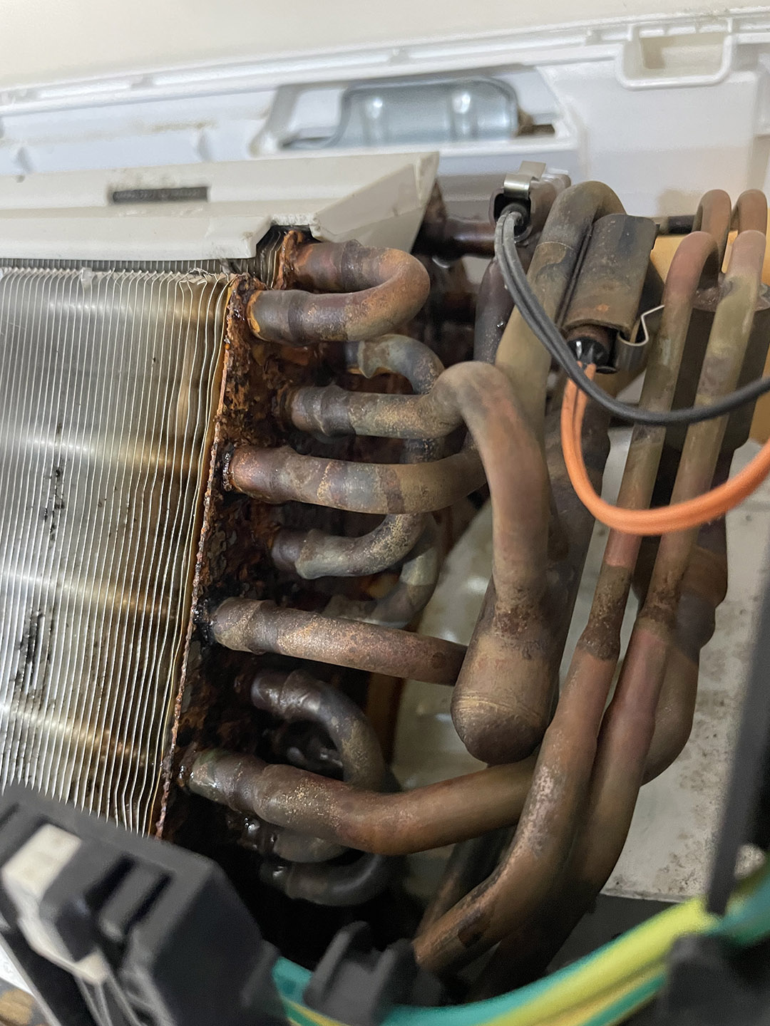 Residential air conditioning service work completed by Swind